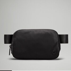 Lululemon Everywhere Belt Bag 1L